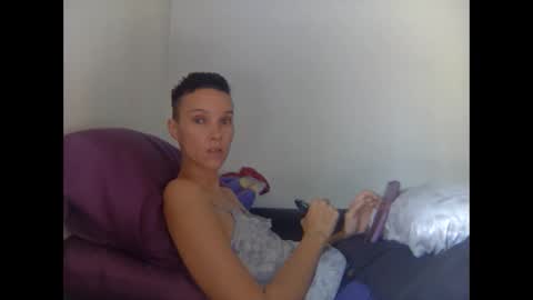 Snapshot of christinasaunters chatting on February 2025 05:31:01 PM Christina Saunters online show from February 2025 05:31:01 PM