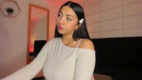 Christine  online show from September 2025 11:57:01 AM