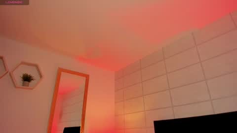 Christine  online show from November 2025 12:15:02 PM