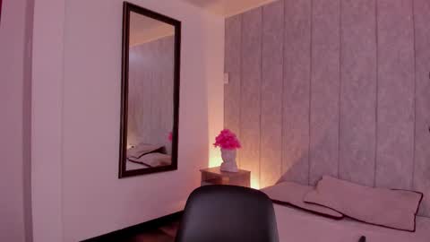 Christine  online show from February 2026 07:43:01 PM