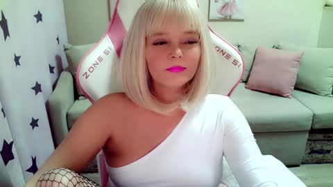 Christi online show from February 2025 08:09:02 AM