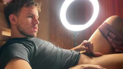 Christopher online show from April 2026 04:15:01 AM