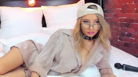 christyna_ross online show from February 2025 11:26:02 PM