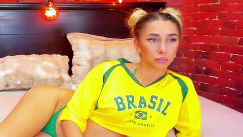 christyna_ross online show from February 2026 08:29:01 PM