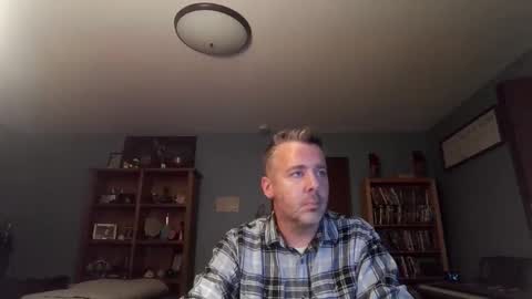 Snapshot of chrisw8121 chatting on November 2025 08:03:02 AM chrisw8121 online show from November 2025 08:03:02 AM