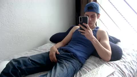 Chrixtopherobin online show from March 2026 10:14:01 PM