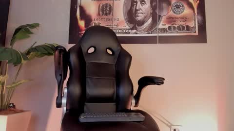 chrizmacgregor online show from February 2026 03:26:01 AM