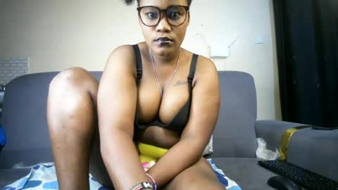Snapshot of chubby_flora chatting on June 2026 01:19:01 AM Flora online show from June 2026 01:19:01 AM