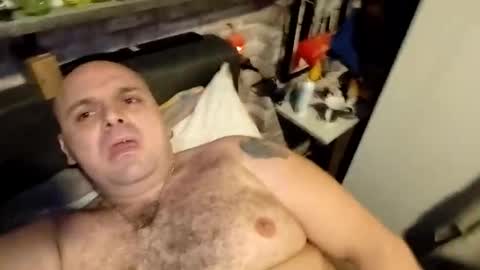 chubbyman40 online show from January 2026 07:17:01 PM