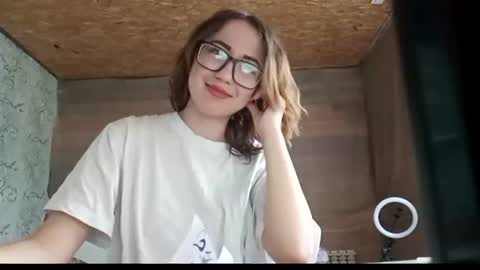 Snapshot of cicelyphaup chatting on July 2026 08:42:01 AM Olivia online show from July 2026 08:42:01 AM
