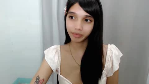 Snapshot of cici_02 chatting on October 2025 03:40:02 AM call me Cici online show from October 2025 03:40:02 AM