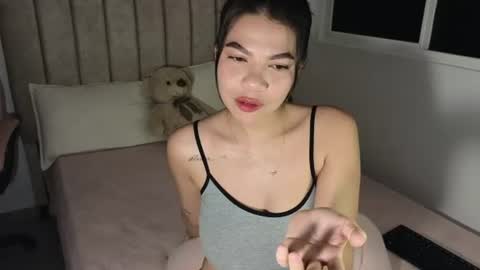 Snapshot of cielo_18d chatting on June 2026 04:04:02 AM Mia online show from June 2026 04:04:02 AM
