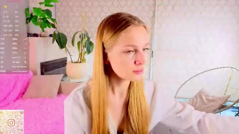 Snapshot of cindyreming chatting on October 2025 06:23:02 AM Im Cindy online show from October 2025 06:23:02 AM