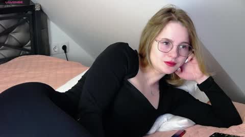 Snapshot of cindywood chatting on December 2024 06:04:01 AM Cindy online show from December 2024 06:04:01 AM