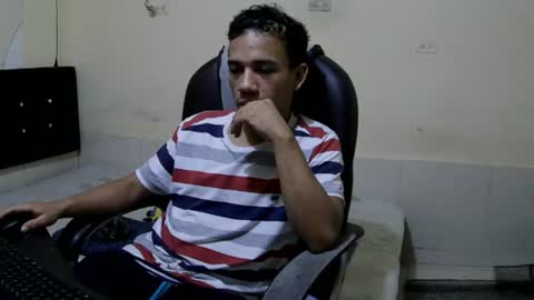 cinnamon_24 online show from June 2026 10:06:02 AM