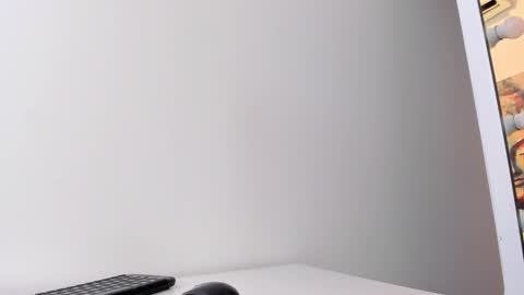 Cintia online show from November 2025 12:04:01 PM