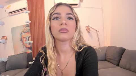 Cintia online show from December 2025 10:54:01 AM