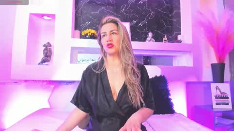 Cinthya  online show from February 2026 12:36:01 PM