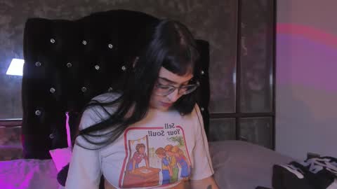 Snapshot of cintya_kors chatting on December 2025 06:39:01 PM Cintya online show from December 2025 06:39:01 PM