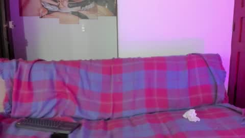 cirosky_elchicopolla online show from February 2026 04:00:01 AM