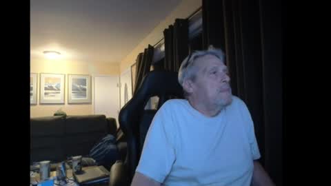 Snapshot of cjscout chatting on December 2024 08:34:02 AM cjscout online show from December 2024 08:34:02 AM