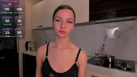 Snapshot of claire_amoure chatting on January 2025 10:12:02 AM Claire online show from January 2025 10:12:02 AM