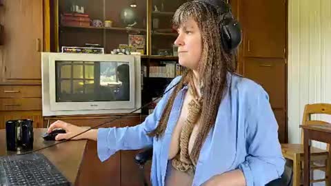 Claire Moulin online show from July 2026 12:29:02 PM