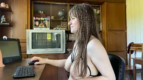 Claire Moulin online show from July 2026 08:52:02 AM