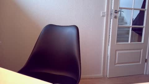 clamshive7 online show from December 2025 01:07:01 PM