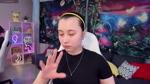 Snapshot of clarabenson chatting on October 2025 06:10:01 PM clarabenson online show from October 2025 06:10:01 PM