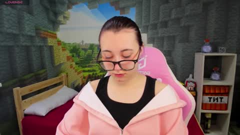 Snapshot of clarabenson chatting on December 2025 08:29:01 PM clarabenson online show from December 2025 08:29:01 PM