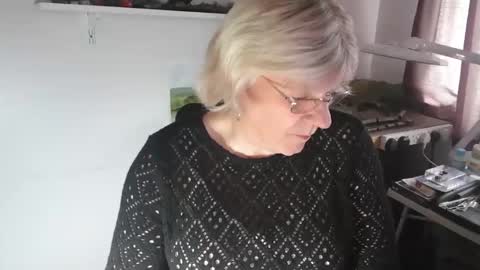 clare nylons online show from September 2025 01:05:01 PM