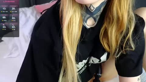 Snapshot of clarewoods chatting on February 2025 10:02:01 PM Sophie online show from February 2025 10:02:01 PM