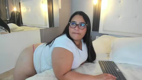 Snapshot of clarigil chatting on January 2025 04:33:01 PM clarigil online show from January 2025 04:33:01 PM