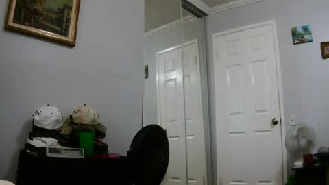 Claudia online show from February 2025 05:54:02 PM