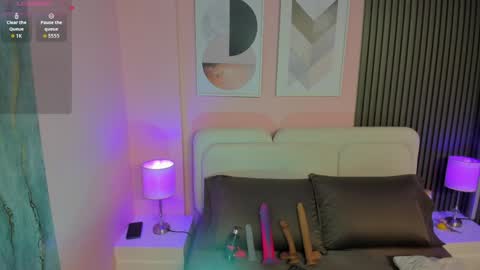 clauwdeen  wolf online show from April 2026 07:58:01 PM