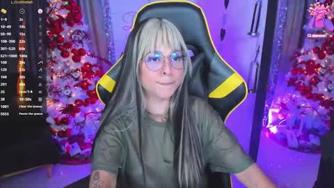 Snapshot of cleademon chatting on December 2024 03:37:01 PM Demon online show from December 2024 03:37:01 PM