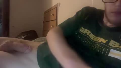 Snapshot of cleatus27 chatting on April 2026 03:20:01 AM cleatus27 online show from April 2026 03:20:01 AM