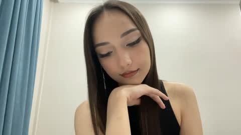 Snapshot of clementinecampion chatting on May 2026 03:20:02 PM Viki online show from May 2026 03:20:02 PM