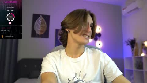 Snapshot of cleo_stringer_ chatting on October 2025 08:32:01 AM Cleo online show from October 2025 08:32:01 AM