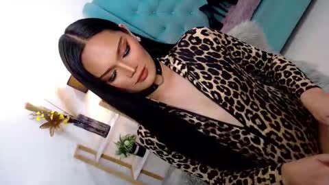 Cleo online show from November 2025 11:03:01 PM