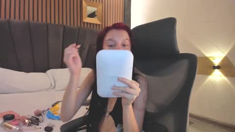 cleowhite_ online show from November 2025 04:26:02 AM