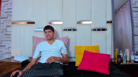Clio And Demeteer online show from September 2025 03:40:02 AM