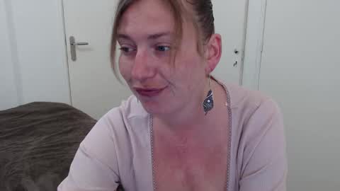Syl  online show from March 2026 07:48:02 AM