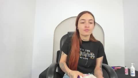 Cloe  online show from December 2025 02:35:01 PM