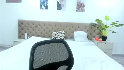 Snapshot of cloe_dolls_ chatting on April 2026 03:45:01 AM Cloe online show from April 2026 03:45:01 AM