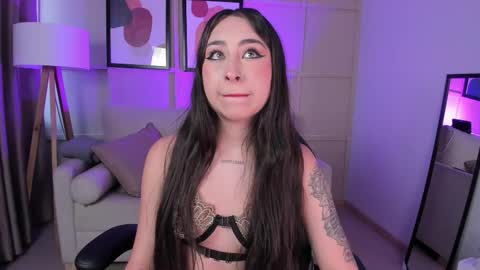 Cloe  online show from September 2025 11:34:02 AM