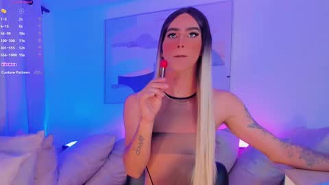 CLOE REMINTON online show from December 2024 07:48:02 AM