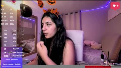 cloe small online show from October 2025 02:43:02 AM