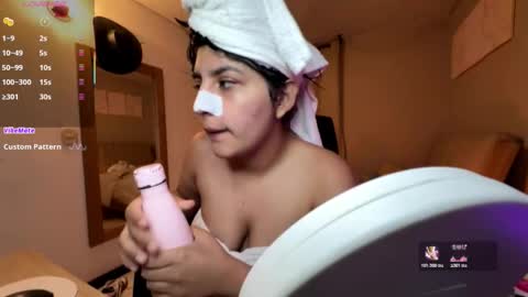 cloe small online show from December 2025 03:16:02 AM